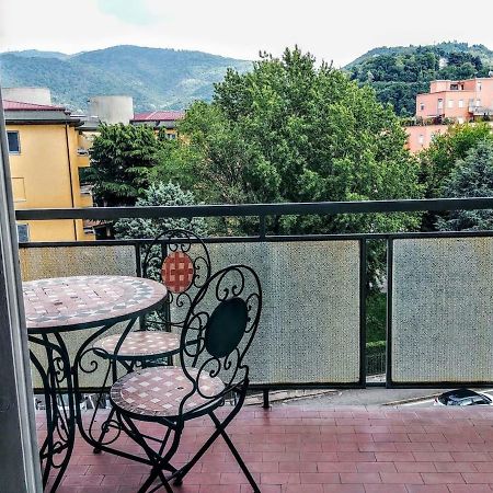 Appartamento Con Terrazzo Zona Ospedale Civile Bréscia Exterior foto